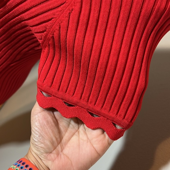 Red Dress. Fitted Knit Fabric. Cute details. Sweet yet sexy. Date nite Gorgeous… - Picture 7 of 12